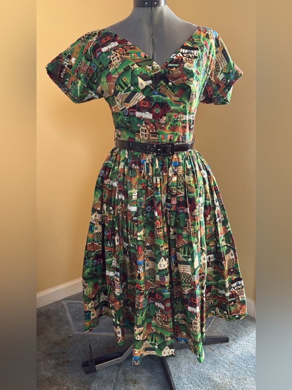 Medium Bernie Dexter Victoria Dress in Heartland Print